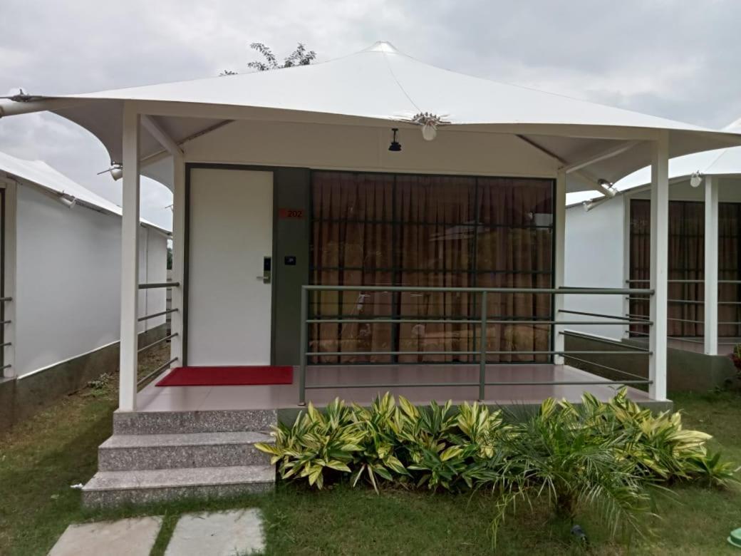White Feather Resort Kauncha Силвасса Экстерьер фото