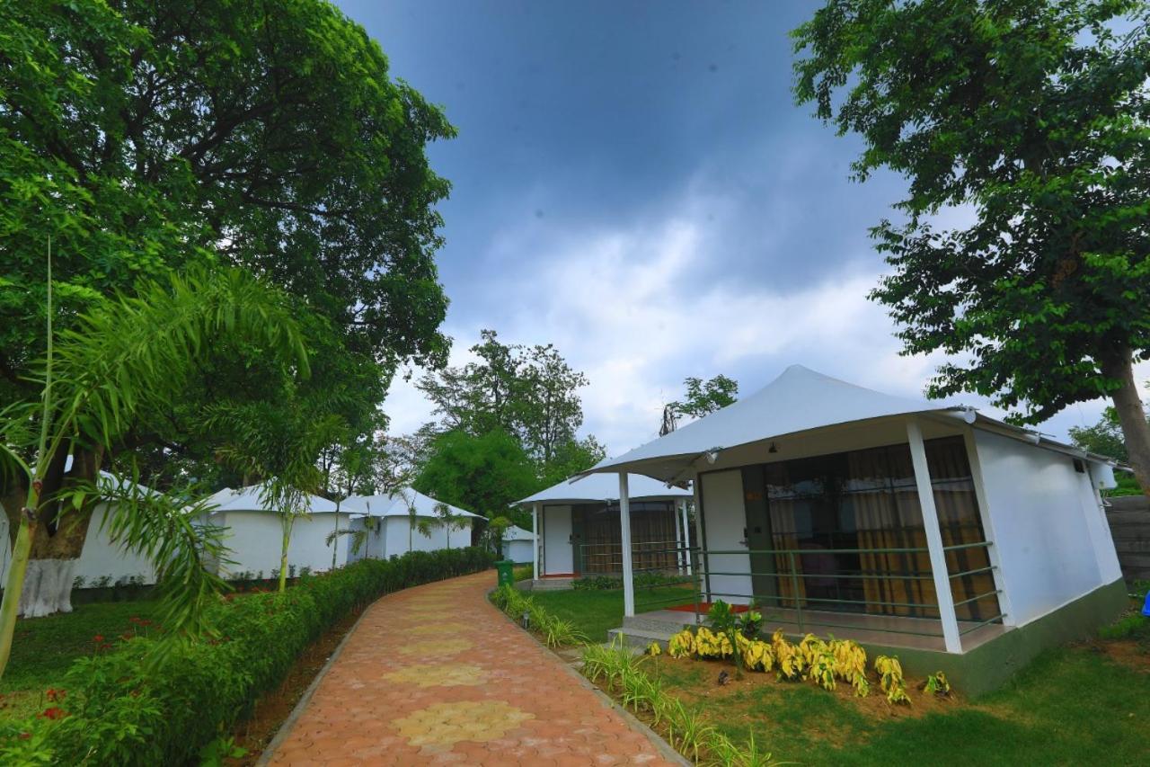 White Feather Resort Kauncha Силвасса Экстерьер фото